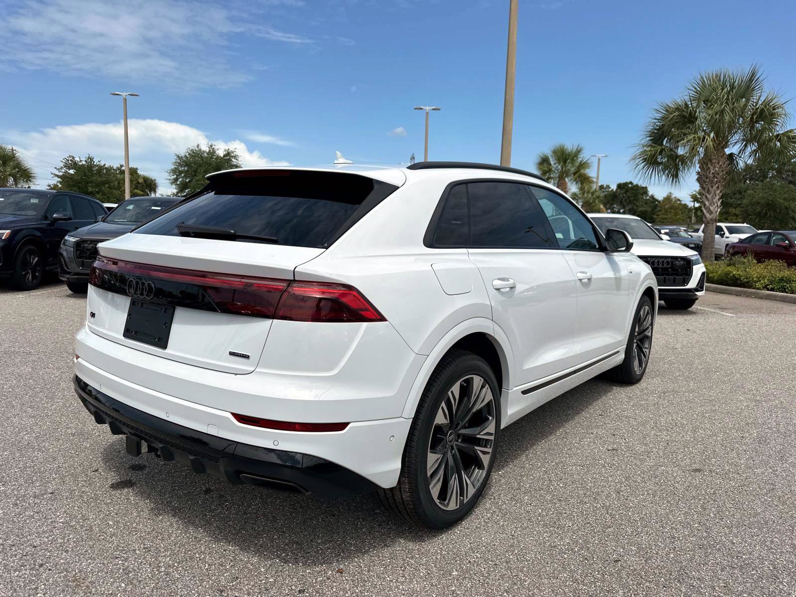 2025 Audi Q8 55 Premium Plus photo 3
