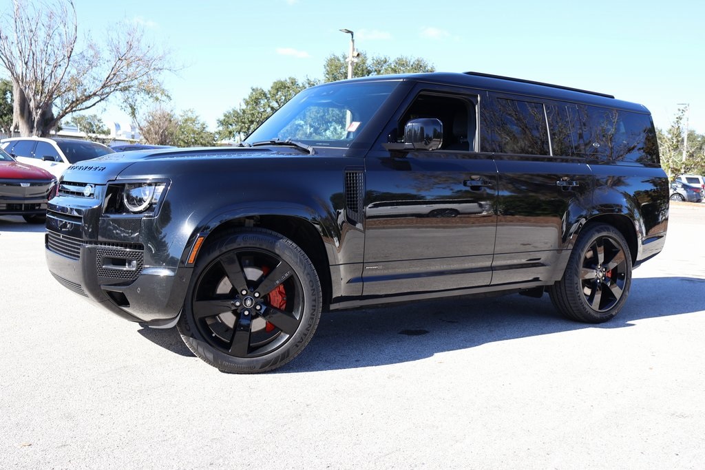 2023 Land Rover Defender X's photo