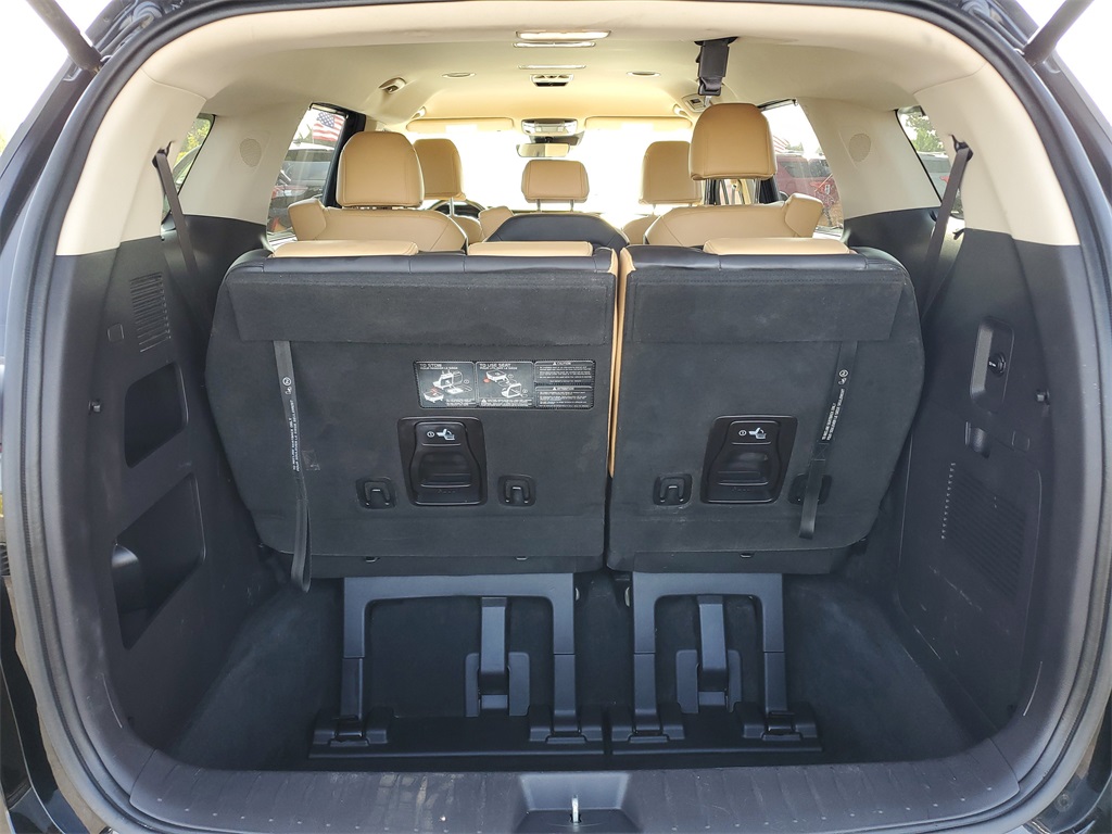 2022 Kia Carnival EX photo 26
