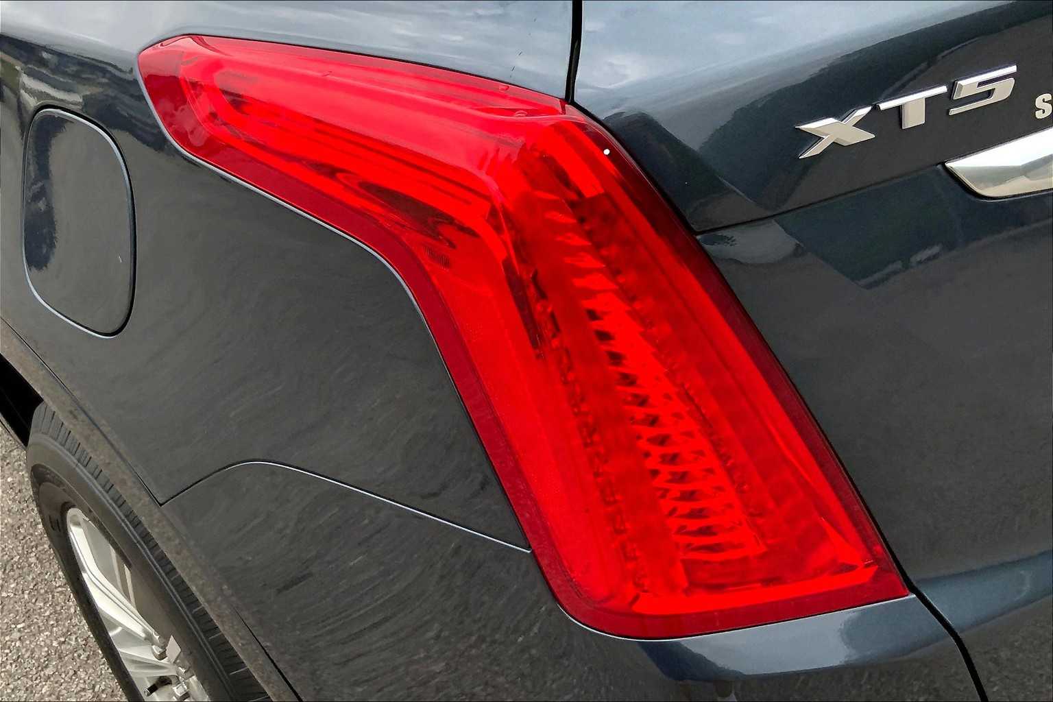 2019 Cadillac XT5 Luxury photo 25