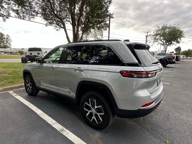 2025 Jeep Grand Cherokee Limited photo 4