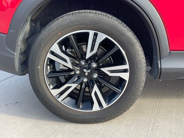 2024 Mitsubishi Eclipse Cross SE photo 4