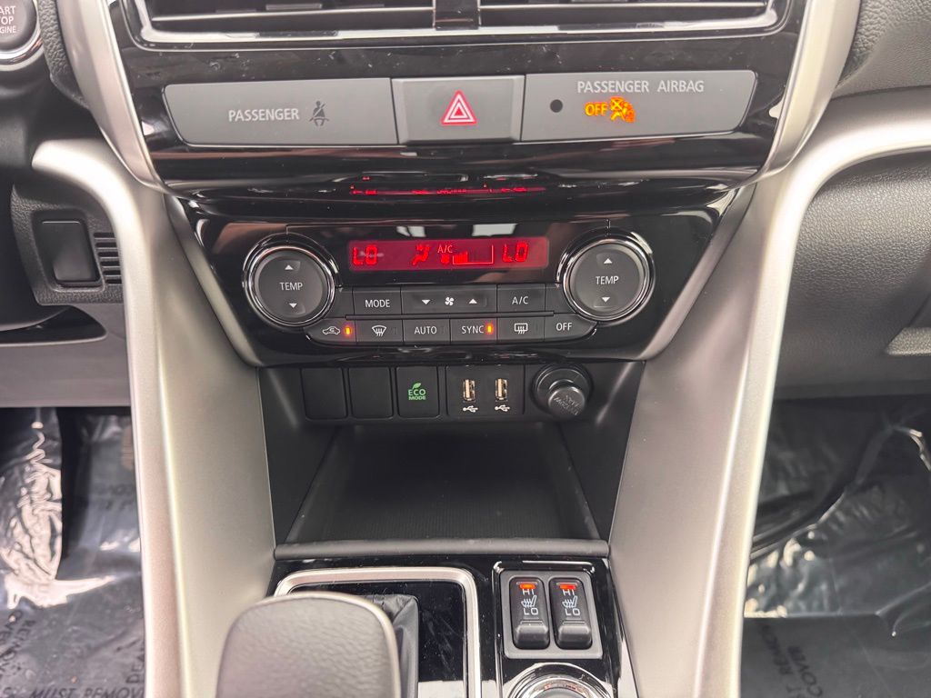 2025 Mitsubishi Eclipse Cross SE photo 19