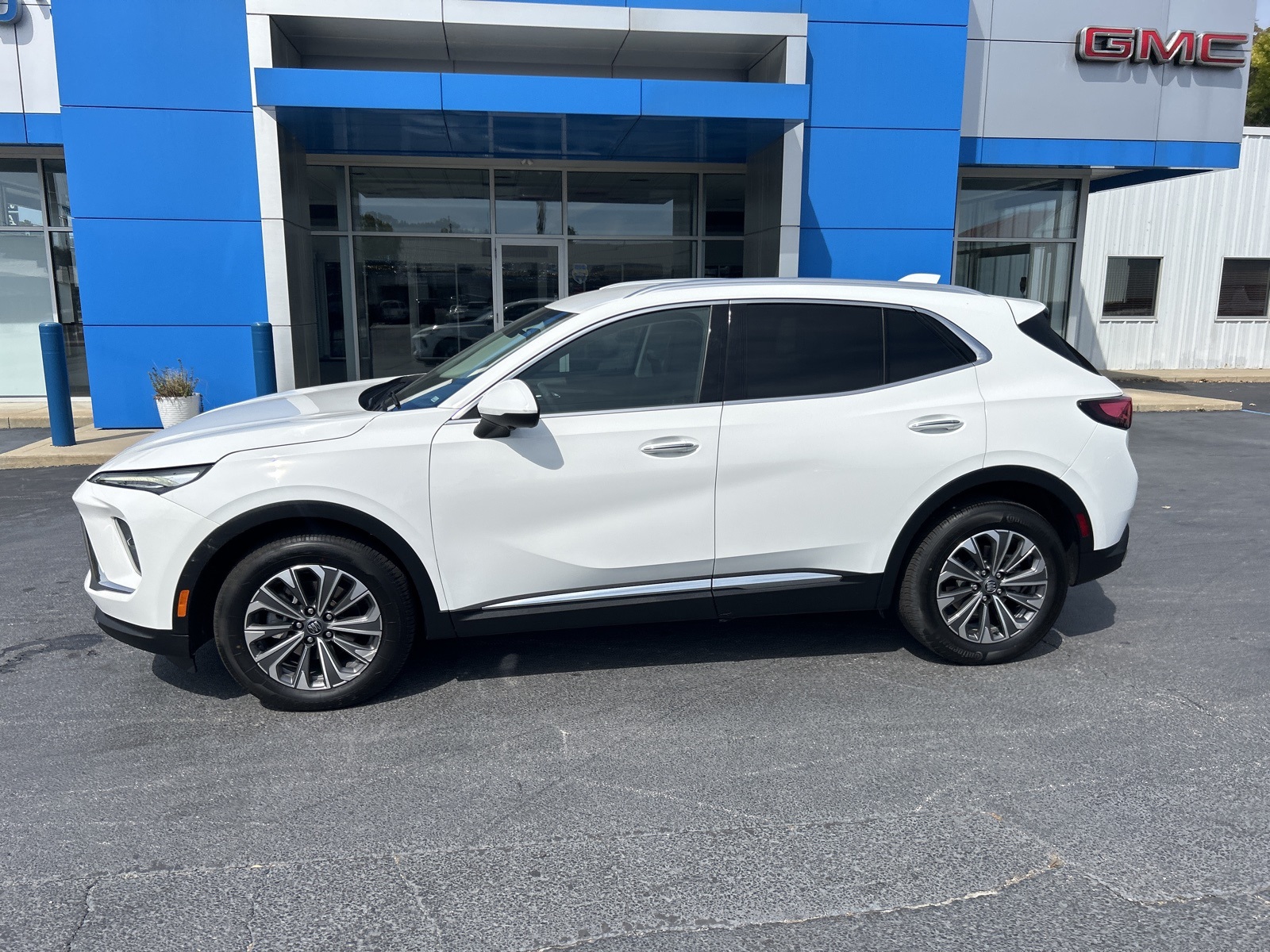 2024 Buick Envision Preferred photo 2