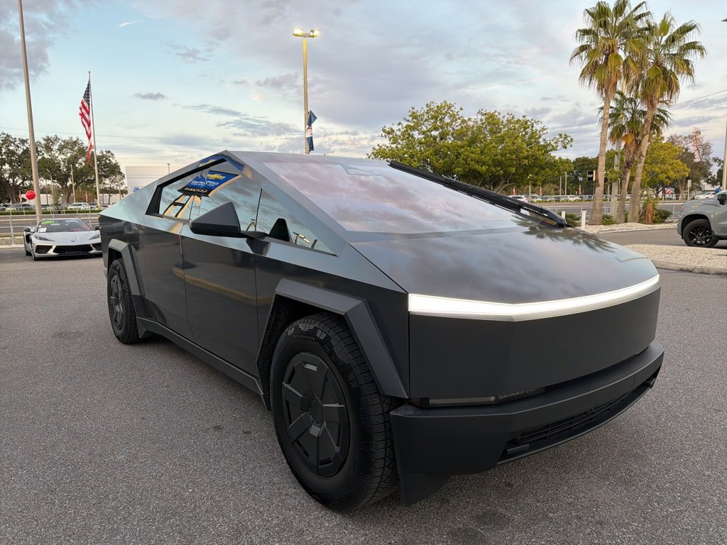 2025 Tesla Cybertruck Base's photo