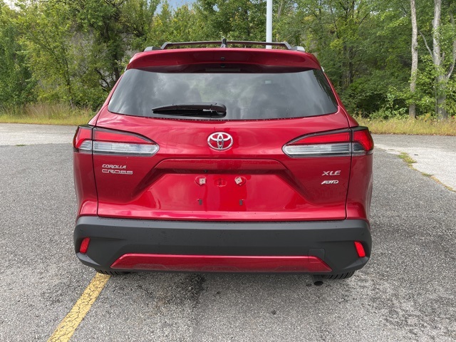 2025 Toyota Corolla Cross XLE photo 5