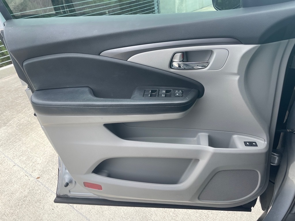 2016 Honda Pilot EX-L photo 11