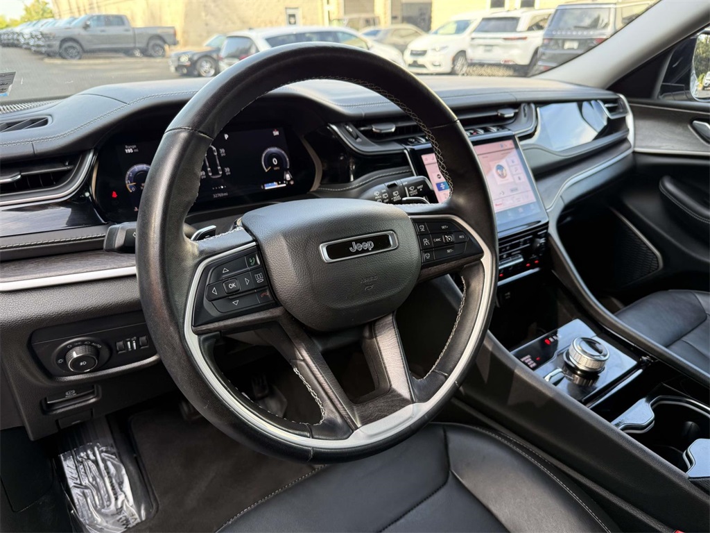2022 Jeep Grand Cherokee Limited photo 2