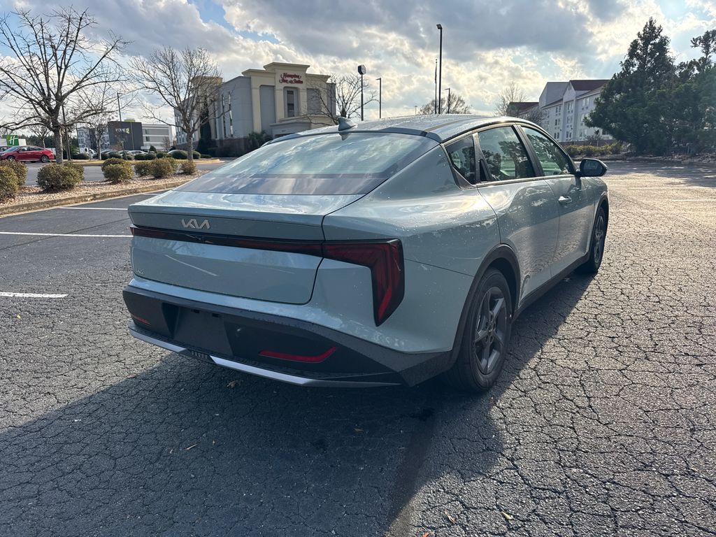 2025 Kia K4 LXS photo 3