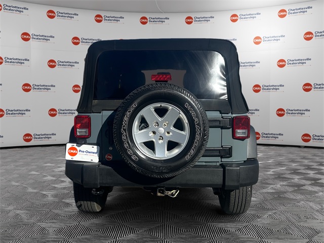 2015 Jeep Wrangler Unlimited Sport photo 4