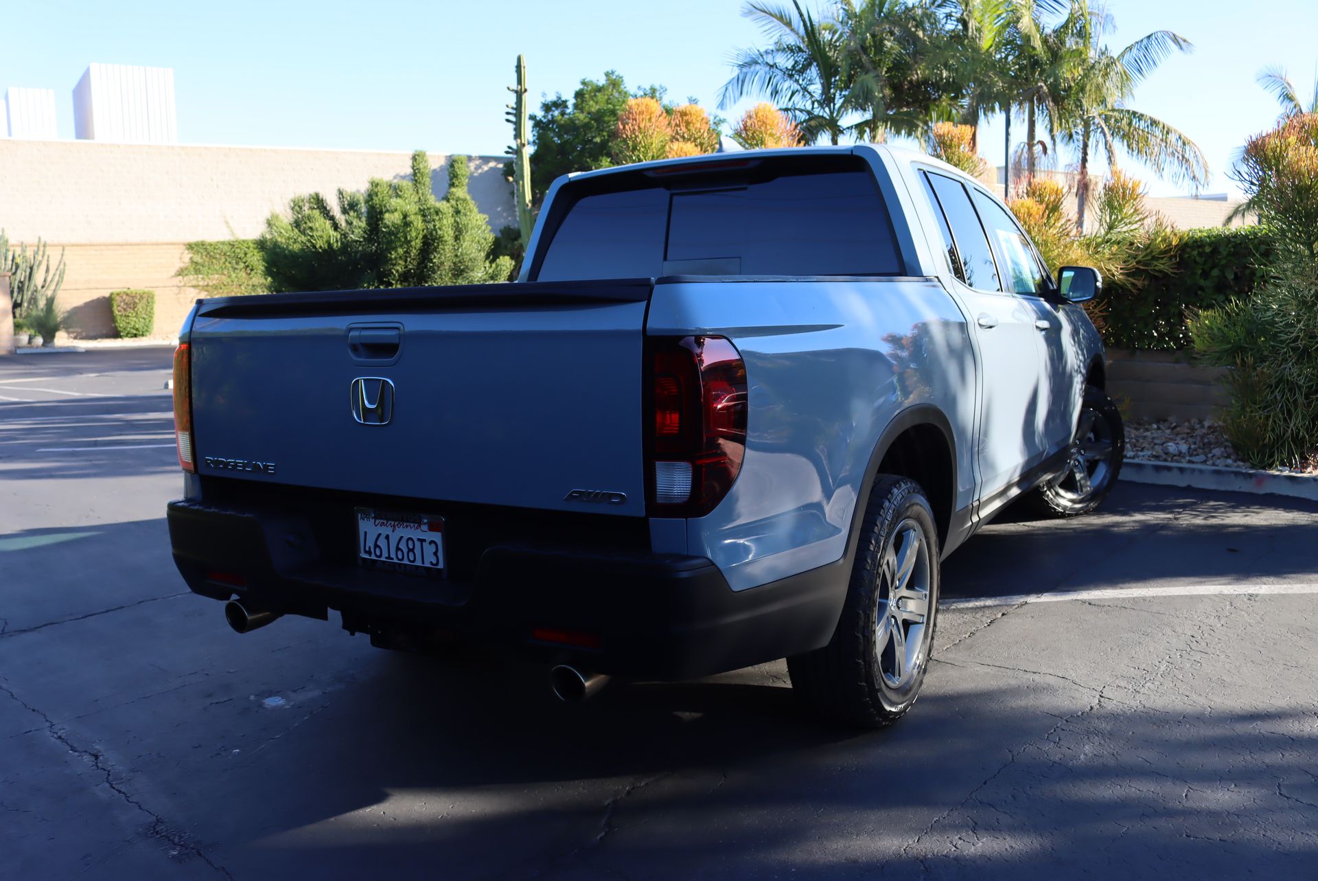 2023 Honda Ridgeline RTL photo 2