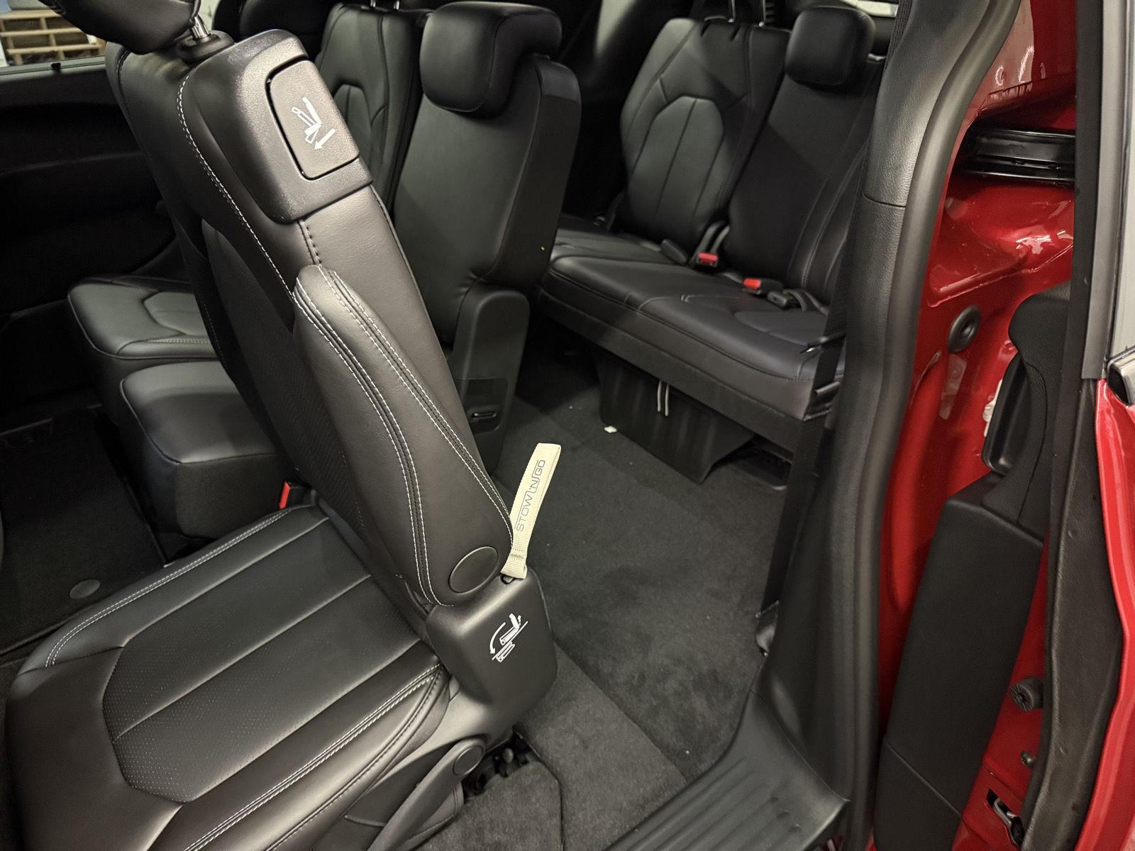 2026 Chrysler Pacifica photo 19