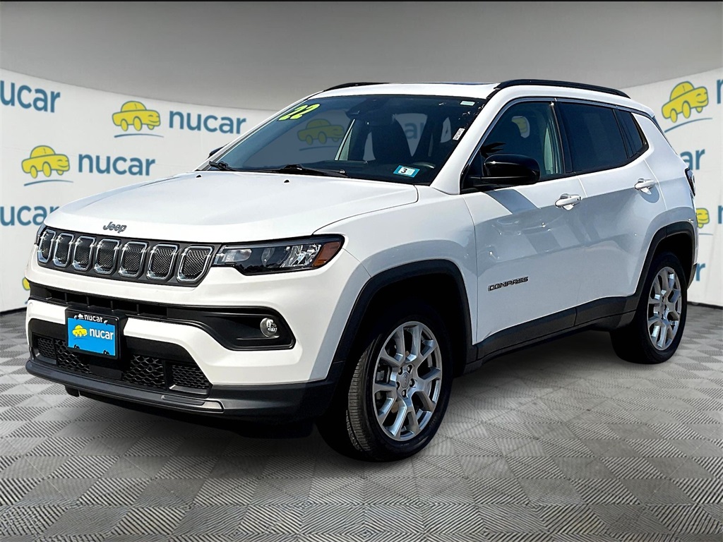 2022 Jeep Compass Latitude Lux photo 3