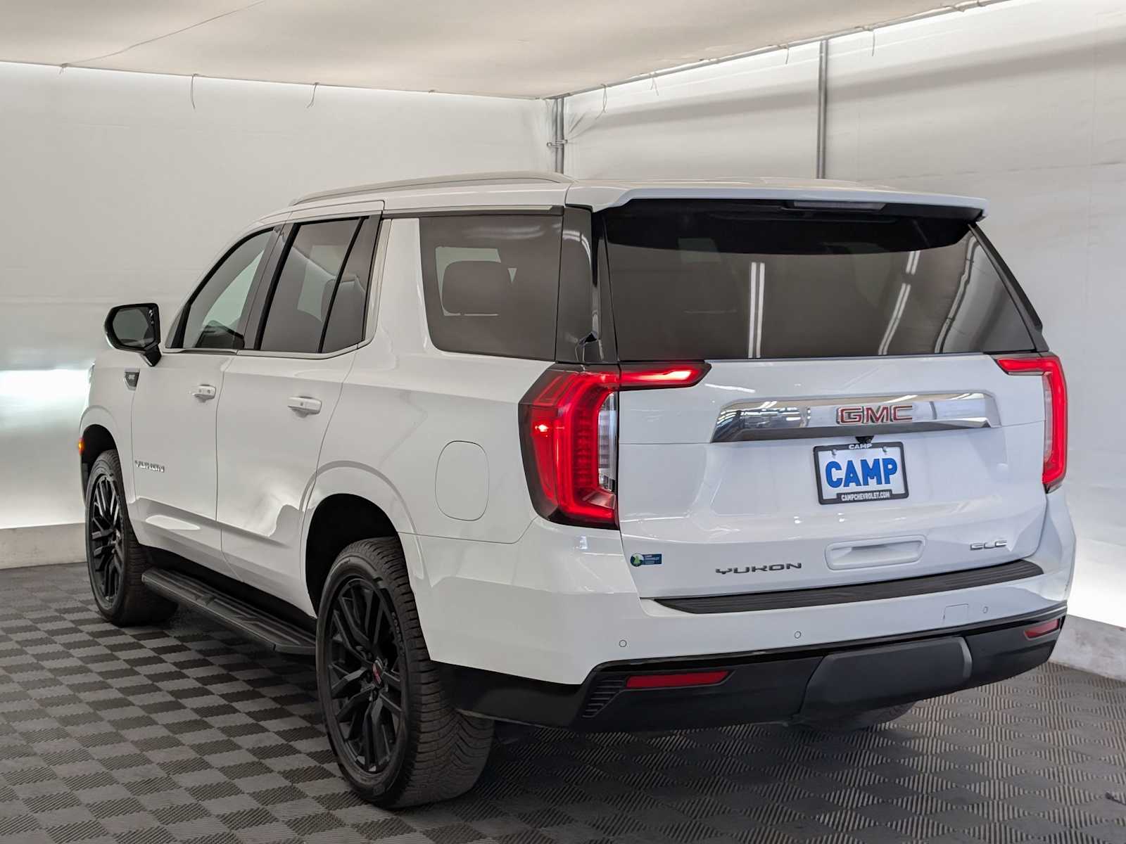 2023 Gmc Yukon SLE photo 3