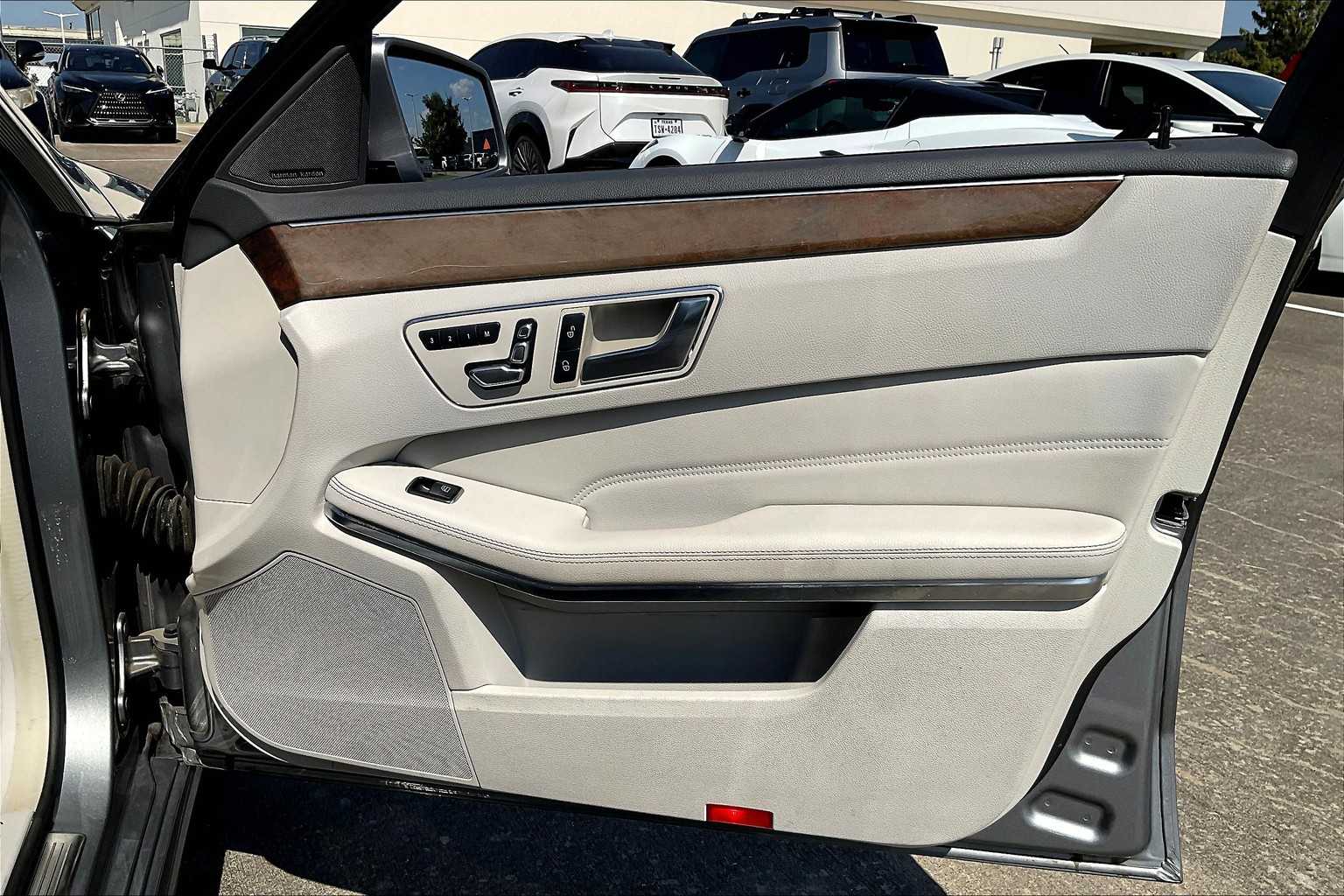 2014 Mercedes Benz E 350 photo 19