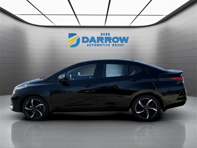 2025 Nissan Versa 1.6 SR photo 2