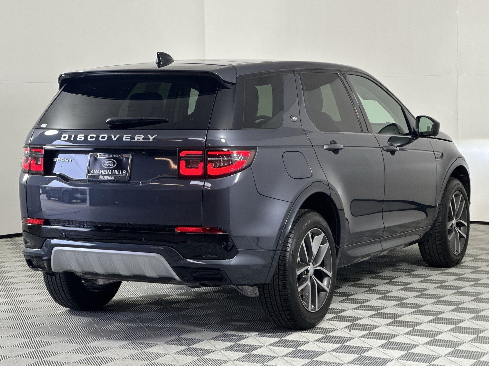 2025 Land Rover Discovery Sport S photo 5