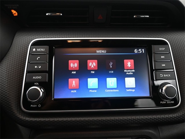 2025 Nissan Kicks Play S photo 3