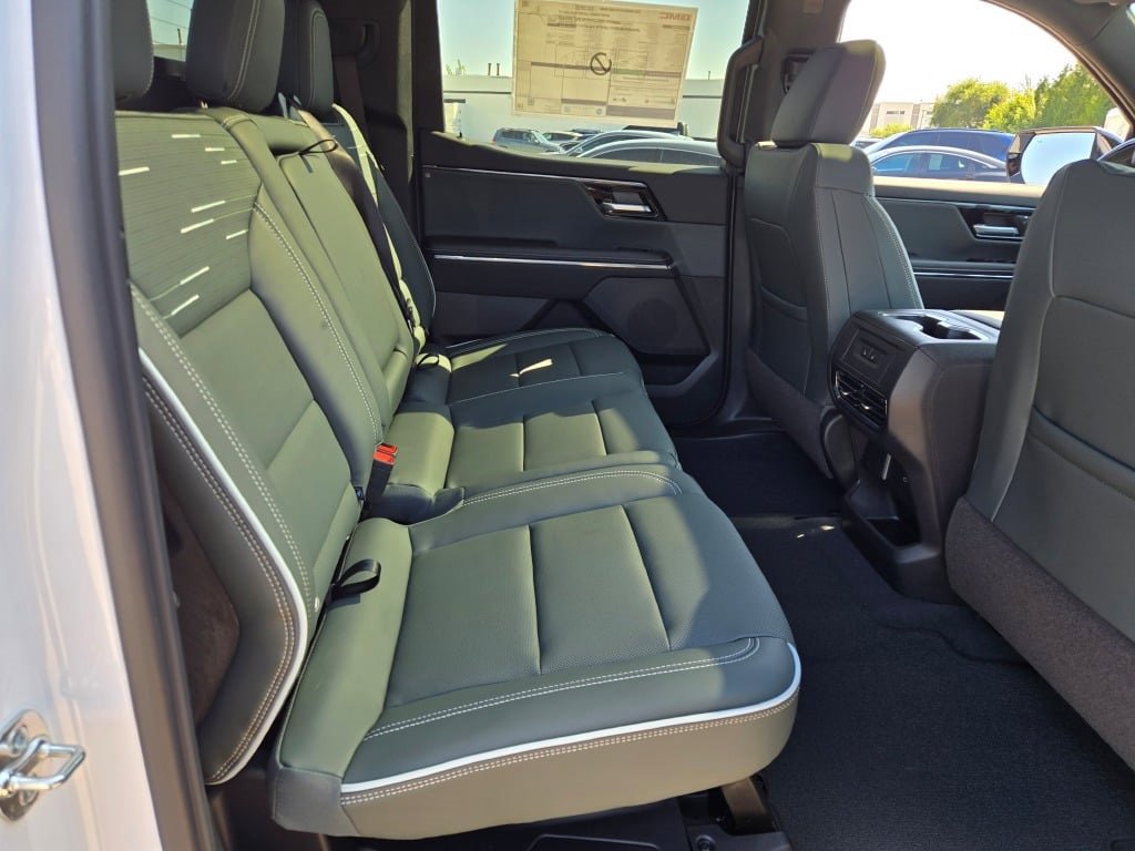 2026 Gmc Sierra EV AT4 photo 8