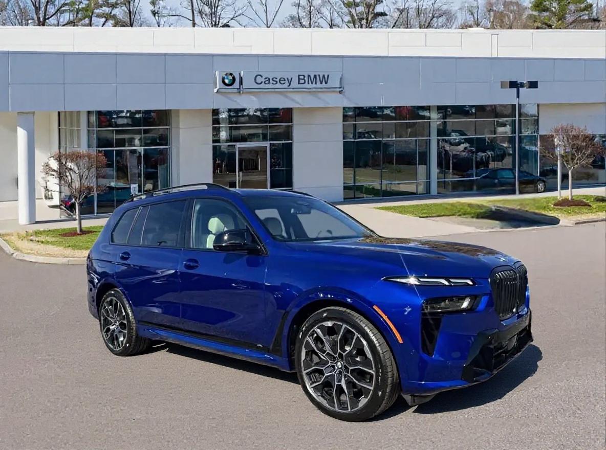 2026 BMW X7 M60i's photo