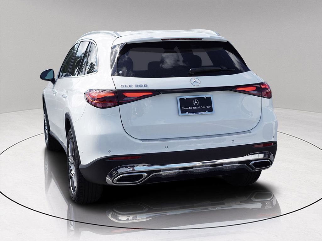 2026 Mercedes Benz GLC 300 photo 4