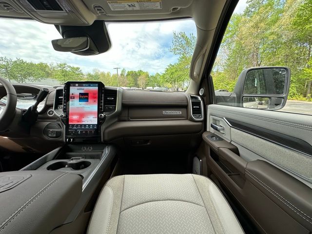 2025 Ram 2500 Laramie photo 28