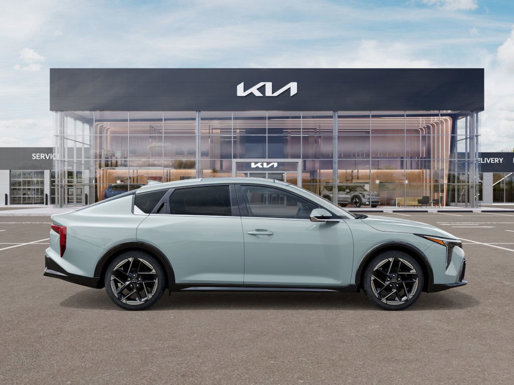2025 Kia K4 GT-Line photo 4