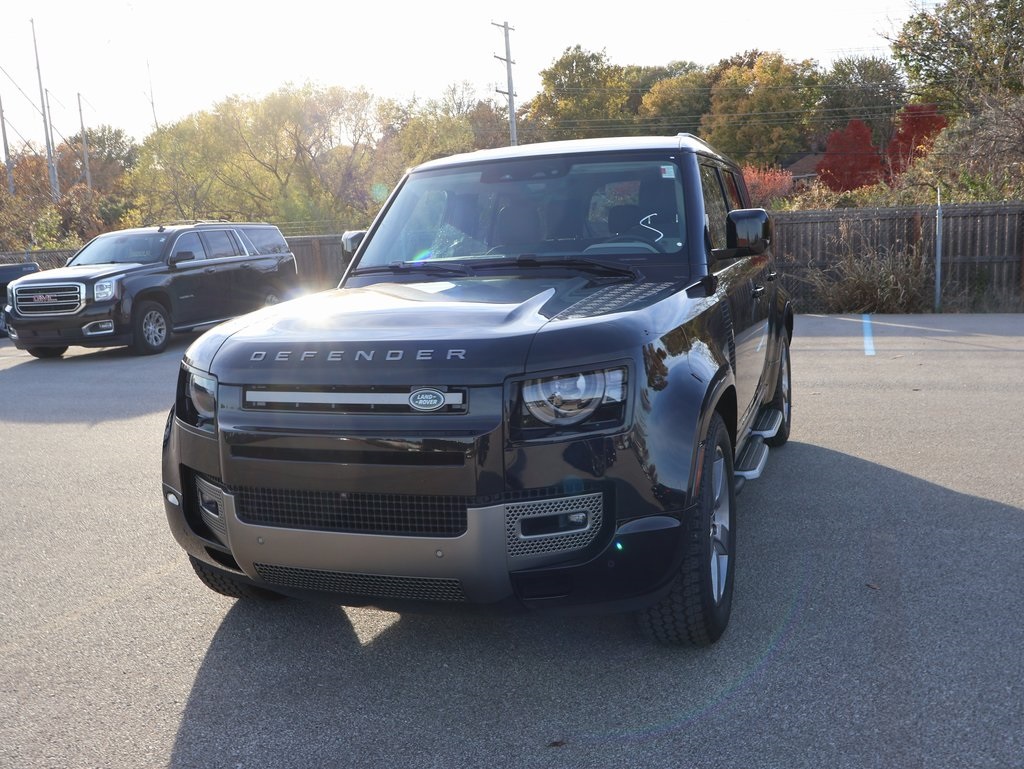 2024 Land Rover Defender 110 X-Dynamic SE photo 2