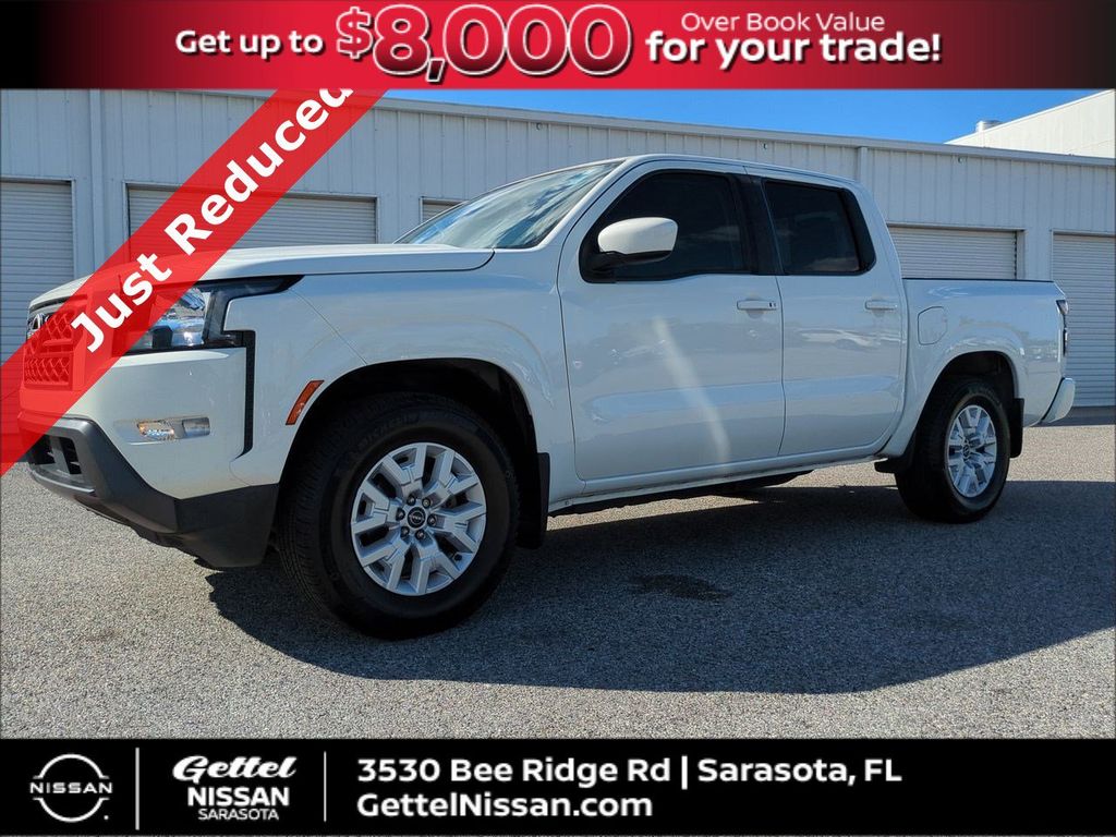 2022 Nissan Frontier SV's photo