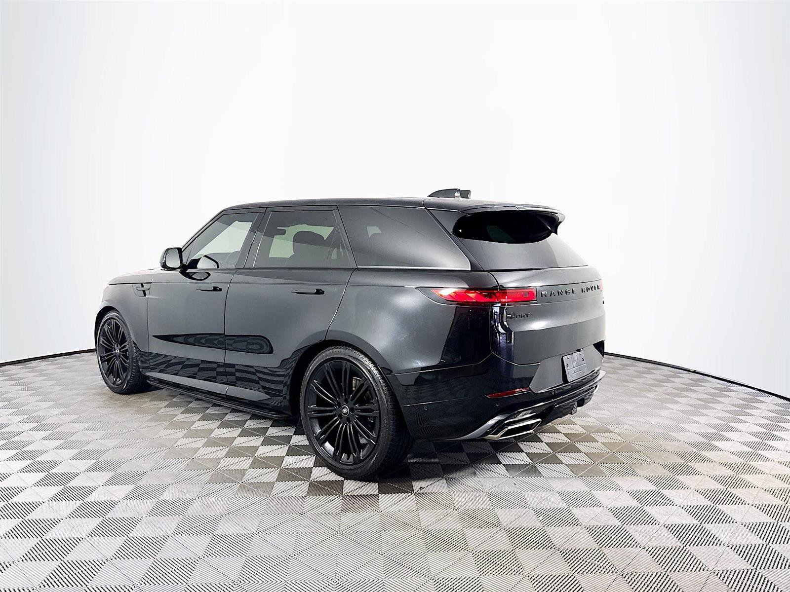 2023 Land Rover Range Rover Sport SE photo 2