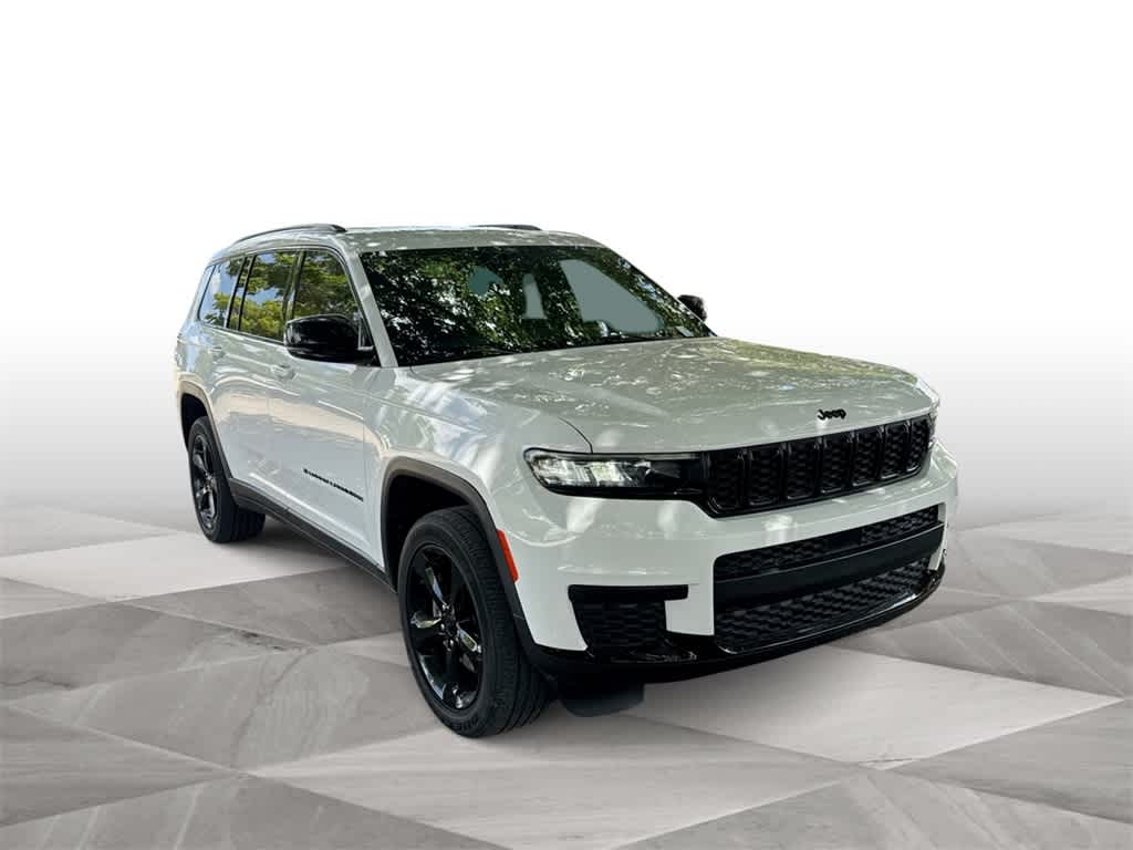 2023 Jeep Grand Cherokee Altitude photo 2