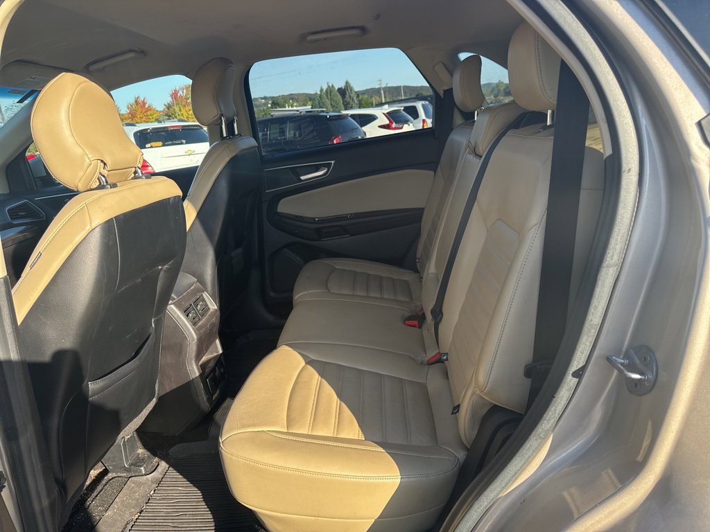 2017 Ford Edge SEL photo 21