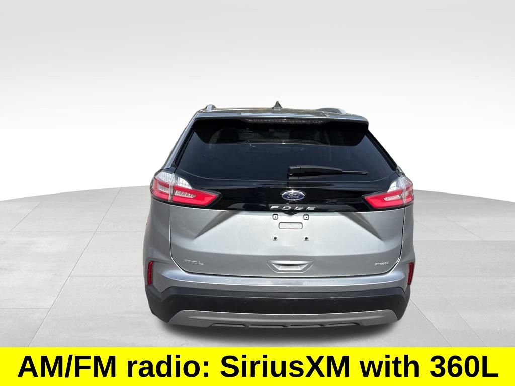 2022 Ford Edge SEL photo 4