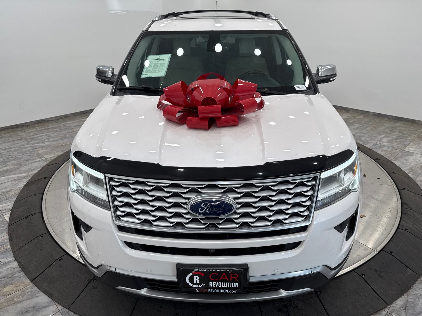 2018 Ford Explorer Platinum photo 2
