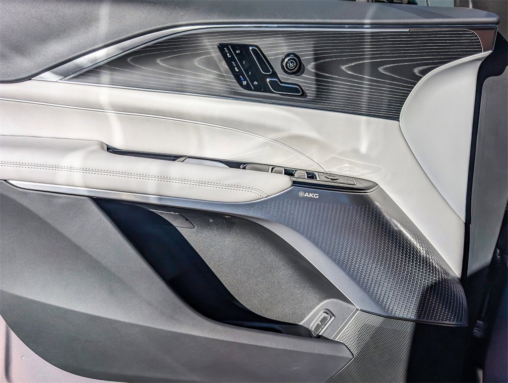 2026 Cadillac Lyriq Luxury photo 11