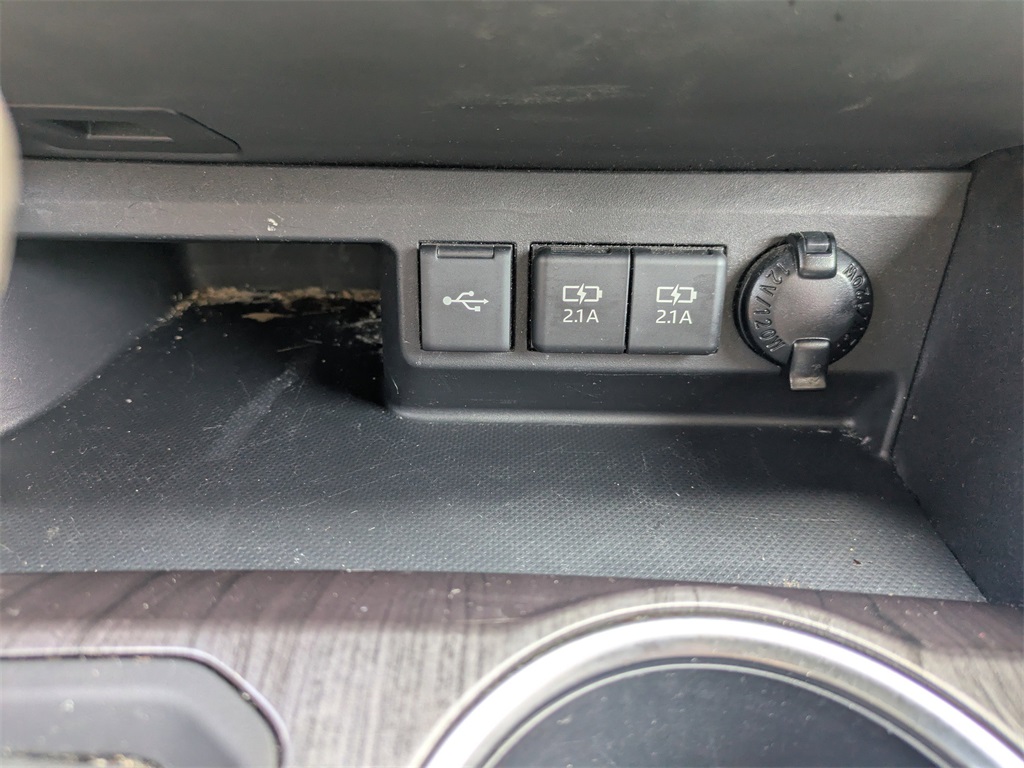 2020 Toyota Highlander Limited photo 26