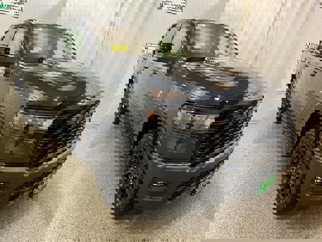 2026 RAM Ram 1500 Pickup Laramie's photo