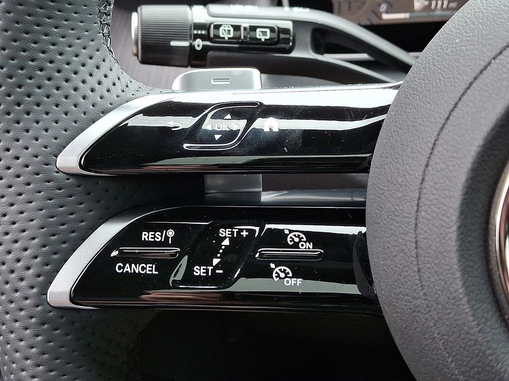 2025 Mercedes Benz GLC 300 4MATIC photo 11