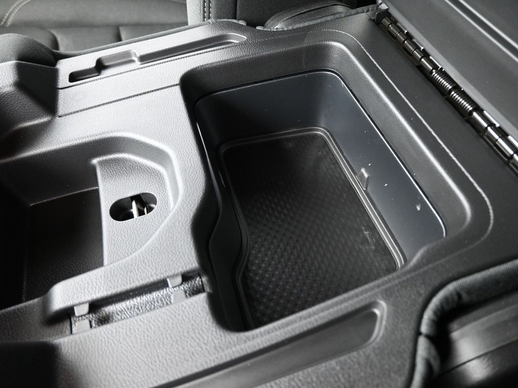 2025 Ram 1500 Tradesman photo 4