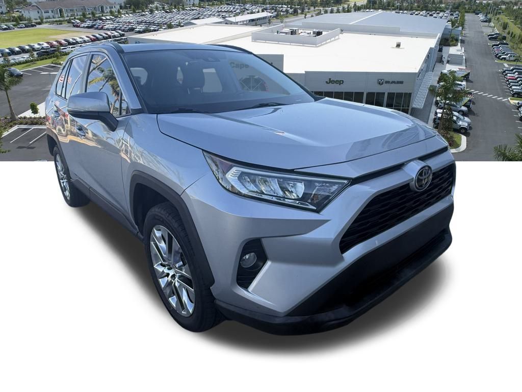 2021 Toyota RAV4 XLE Premium photo 2