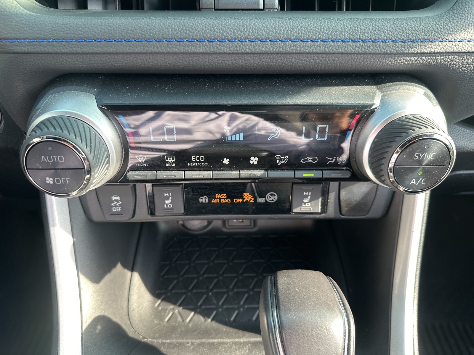 2023 Toyota RAV4 Hybrid SE photo 20