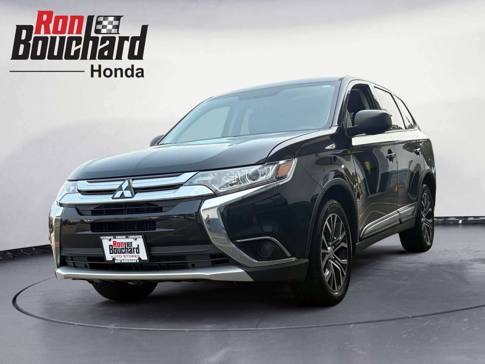2018 Mitsubishi Outlander ES photo 3
