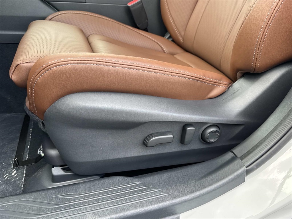 2025 Subaru Outback Touring XT photo 14