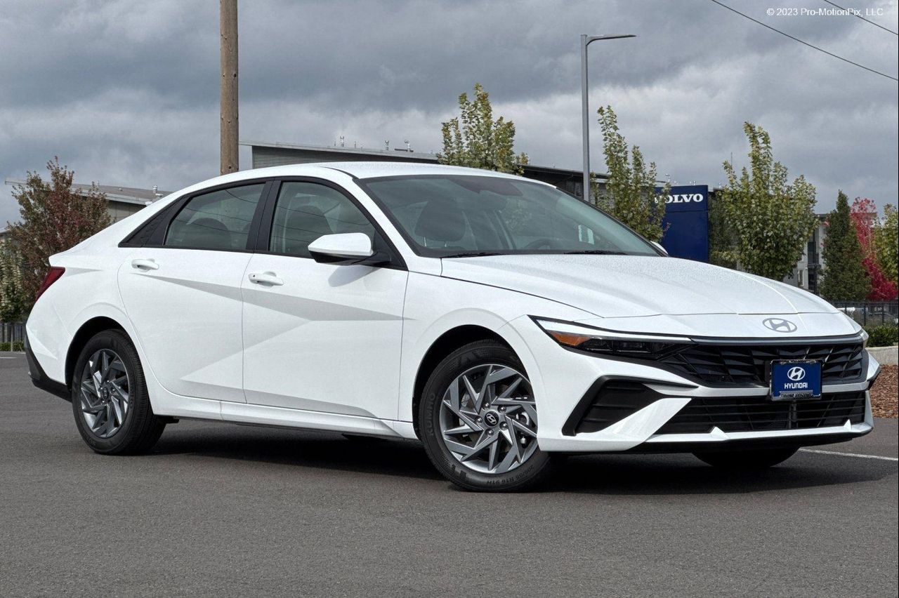 2025 Hyundai Elantra Blue