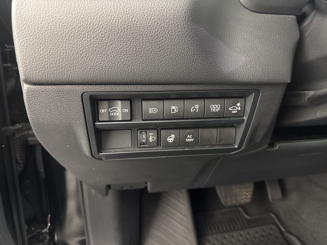 2023 Toyota Sequoia SR5 photo 14