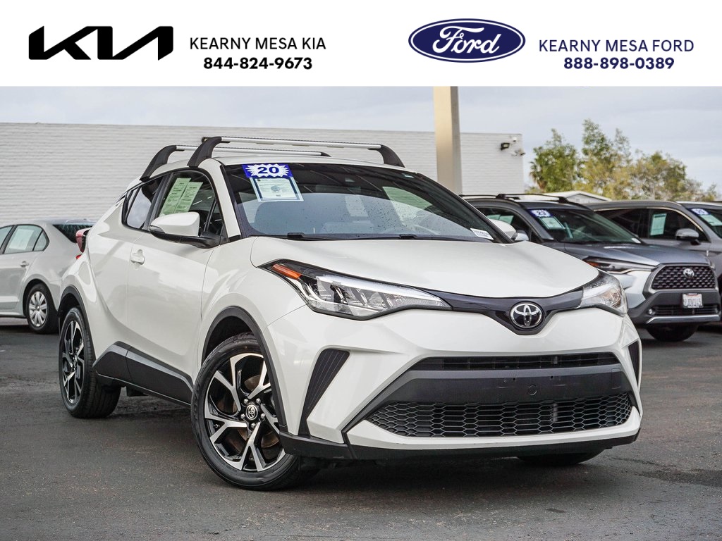 2020 Toyota C-HR XLE's photo