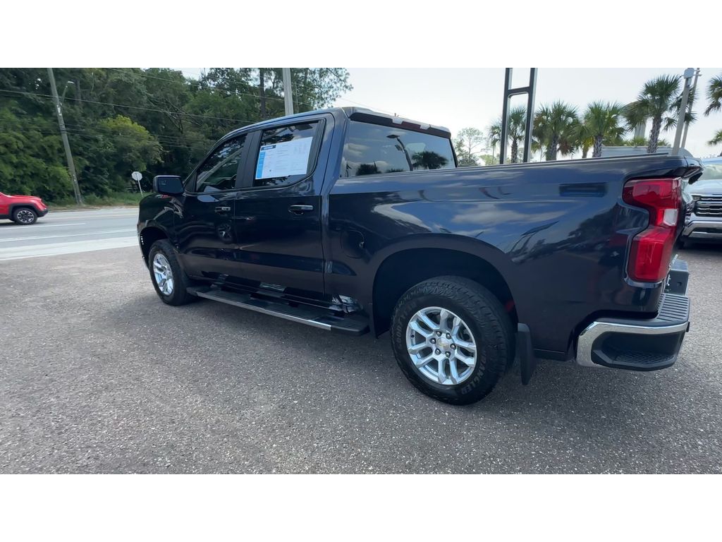 2022 Chevrolet Silverado 1500 LT photo 4