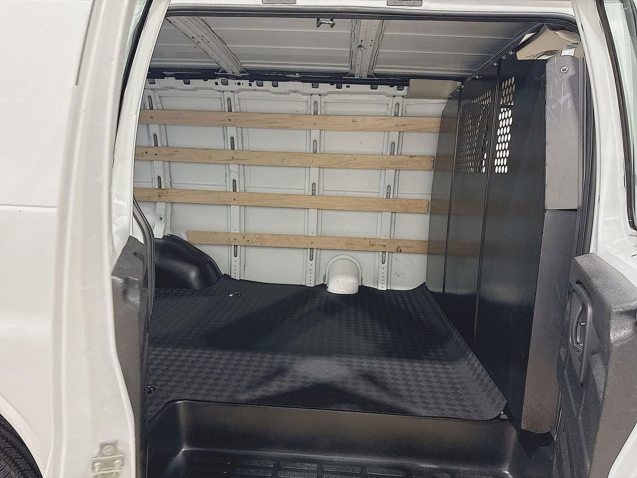 2023 Chevrolet Express Cargo Van photo 20