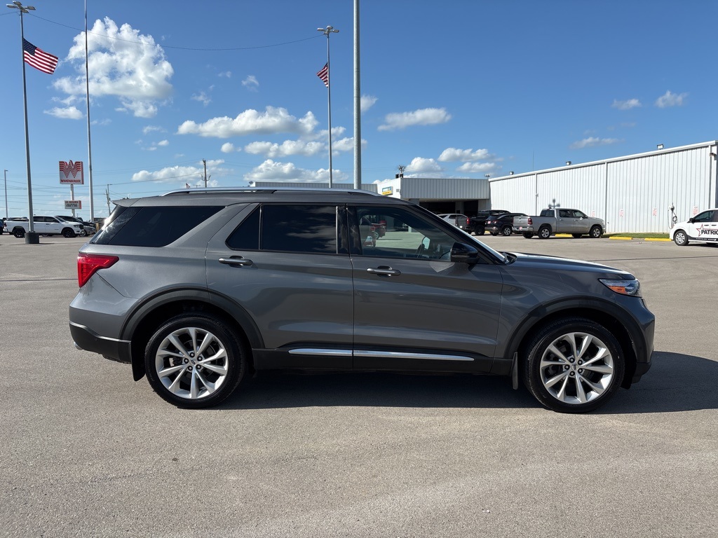 2022 Ford Explorer Platinum photo 3