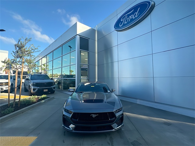 2025 Ford Mustang GT photo 2